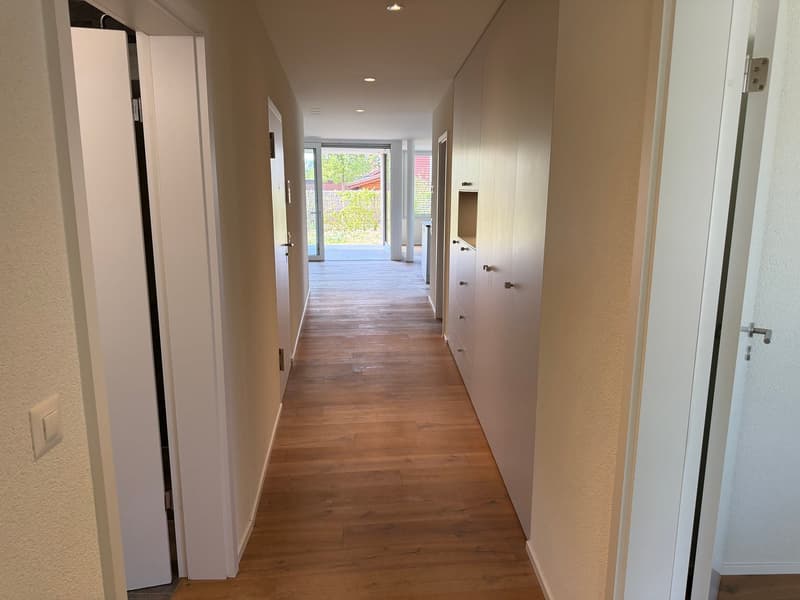 Moderne 3.5-Zimmer-Wohnung in Frick – hell, grosszügig und mit gedecktem Sitzplatz (17)