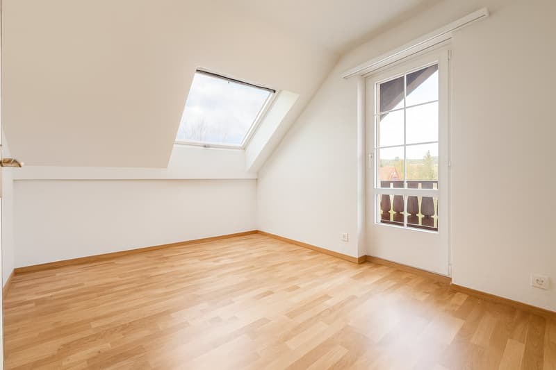 Willkommen in Ihrem neuen Zuhause in Winkel - Exklusive 4.5 Zimmer-Dachwohnung (10)