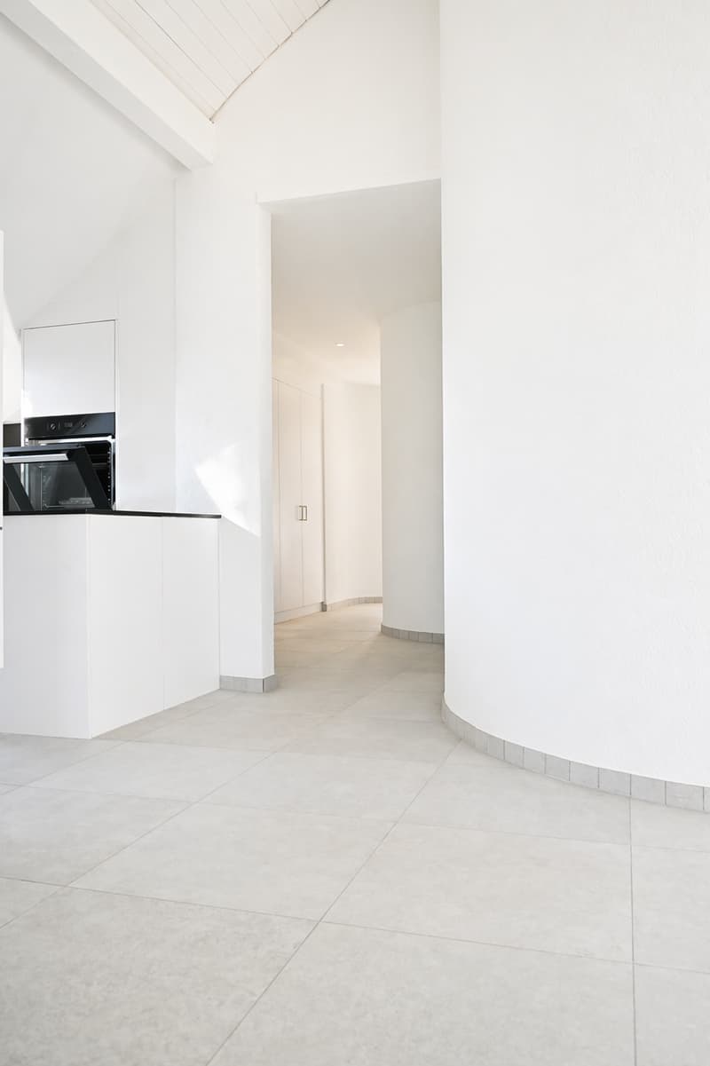 Willkommen in Ihrem neuen Zuhause in Winkel - Exklusive 4.5 Zimmer-Dachwohnung (7)