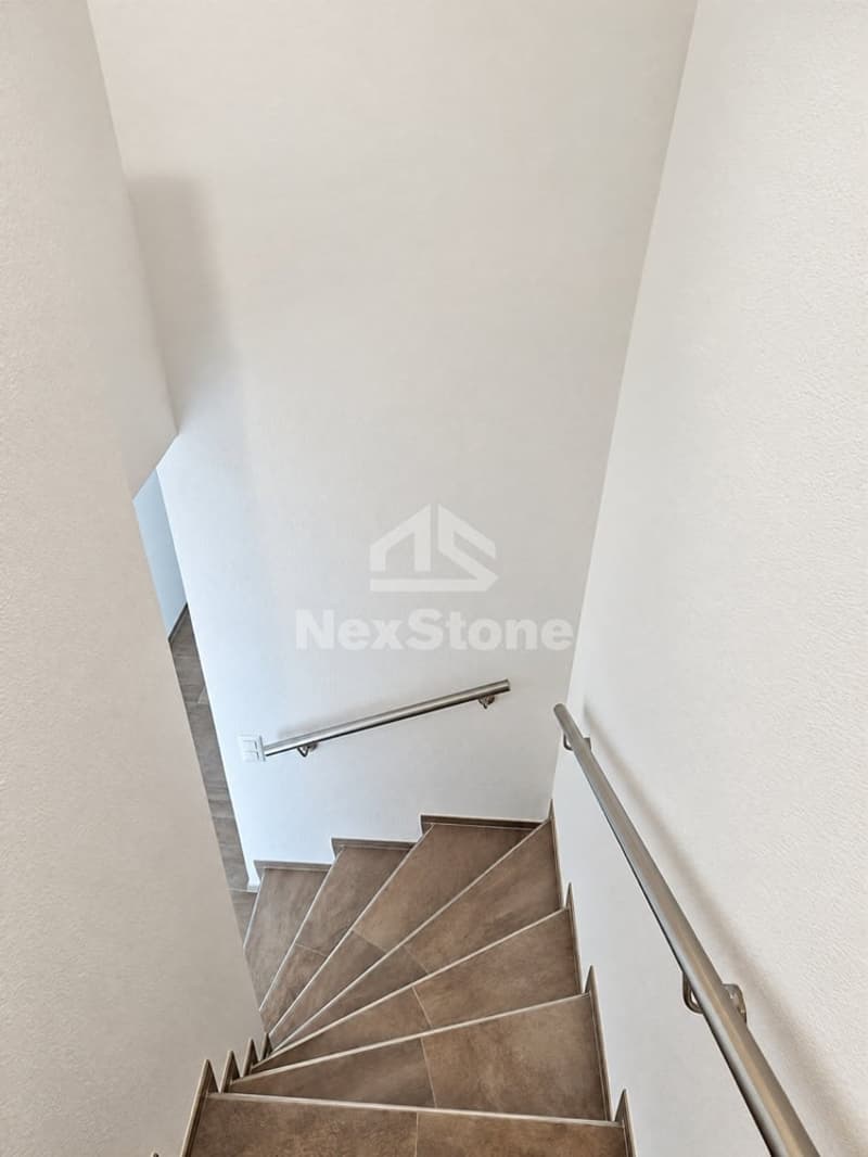 Lichtdurchflutetes Doppeleinfamilienhaus an ruhiger Lage (16)