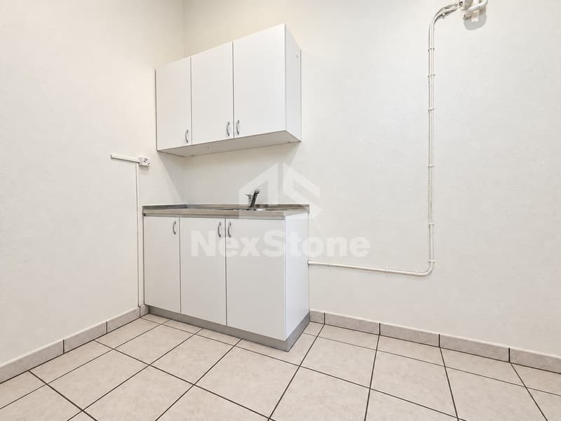 Local commercial de 105 m² avec vitrine proche de la Gare (4)
