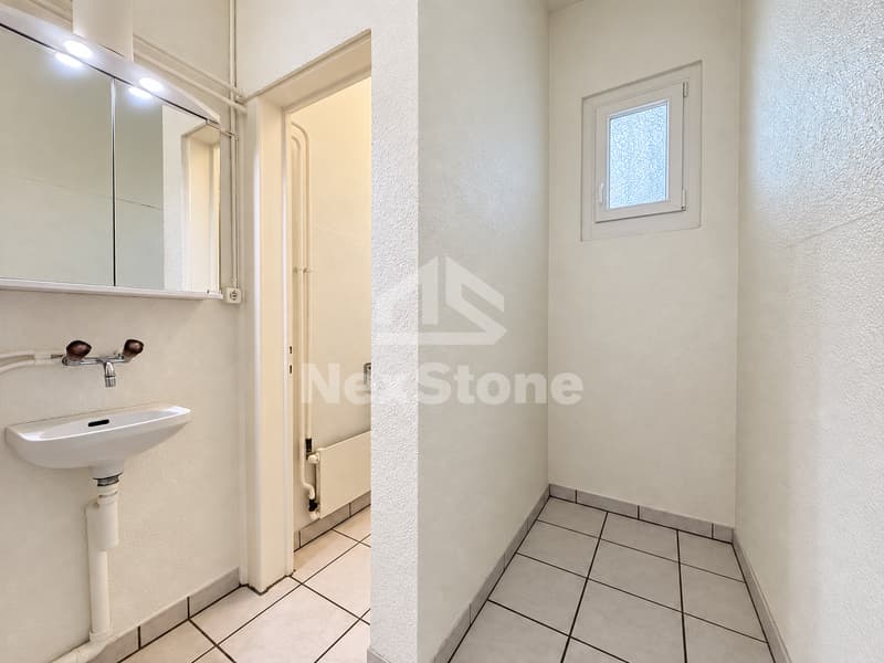 Local commercial de 105 m² avec vitrine proche de la Gare (8)