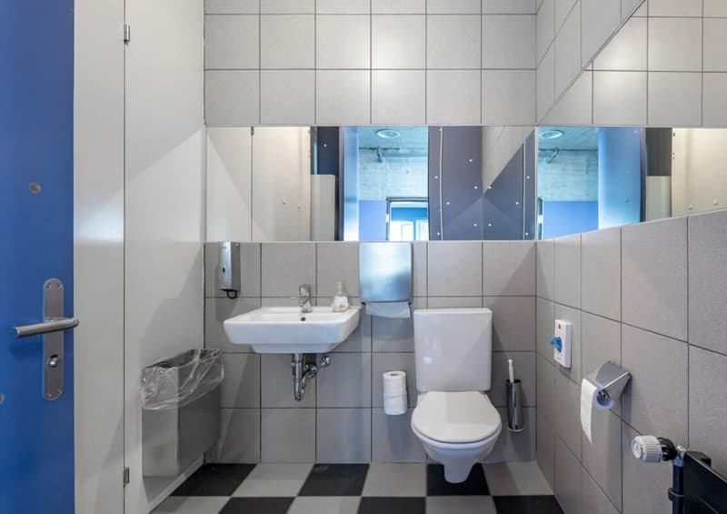 2. OG Toiletten | Gebäude Industriestrasse 42