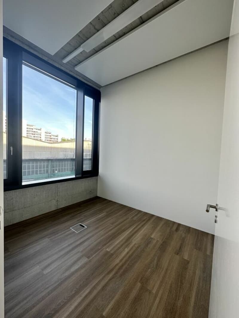 Beispiel Materialien Büro | aktuell im Ausbau!