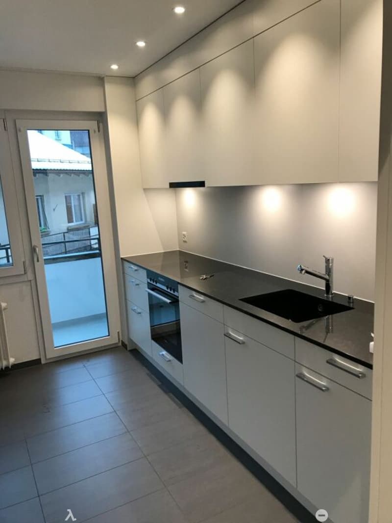 Hochwertig saniert & zentral - 3.5-Zimmerwohnung in Biel (4)