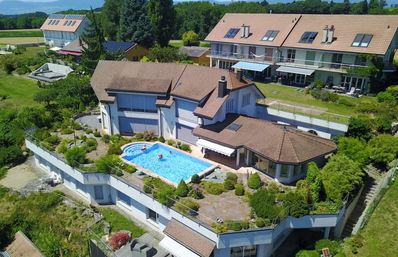 7.5-Zi.-Terrassenhaus mit Pool und Seesicht in Bellerive kaufen (2)