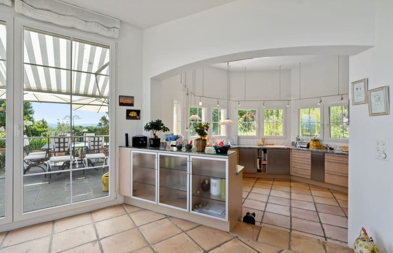 7.5-Zi.-Terrassenhaus mit Pool und Seesicht in Bellerive kaufen (6)