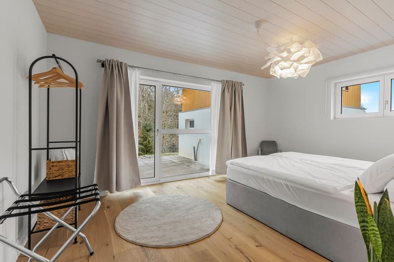 Exklusive Alleinlage mit grossem Umschwung in Goldiwil - sonnig & absolut privat (12)