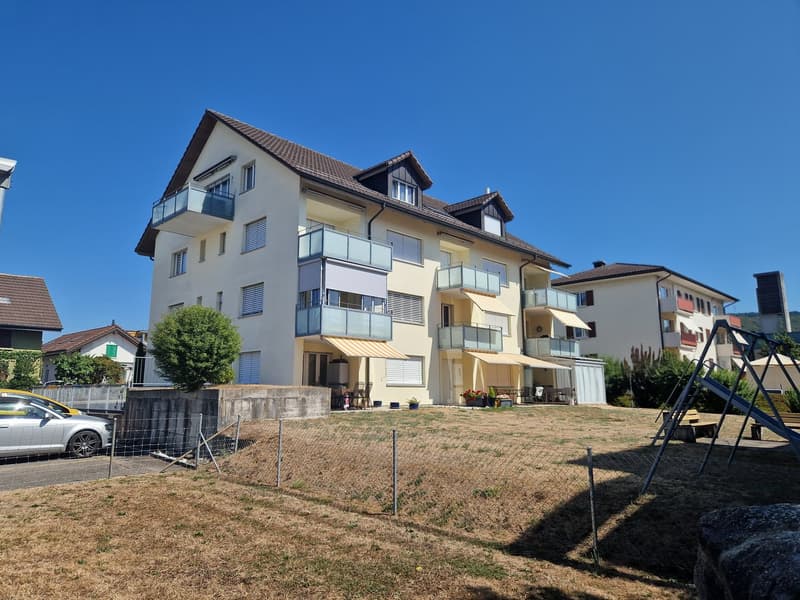 Helle 3.5-Zimmer-Wohnung mit Balkon und Tiefgaragenplatz (2)