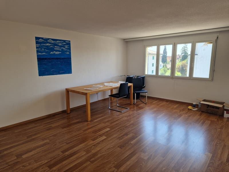 Helle 3.5-Zimmer-Wohnung mit Balkon und Tiefgaragenplatz (6)