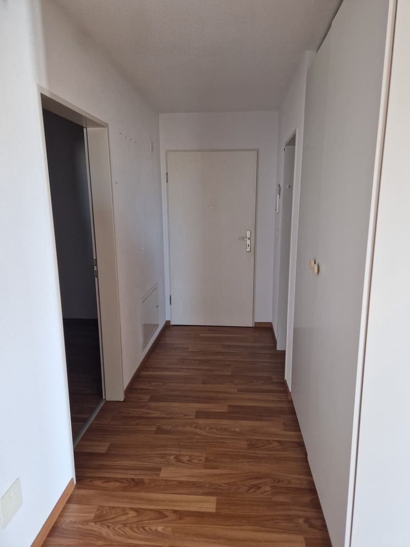 Helle 3.5-Zimmer-Wohnung mit Balkon und Tiefgaragenplatz (5)