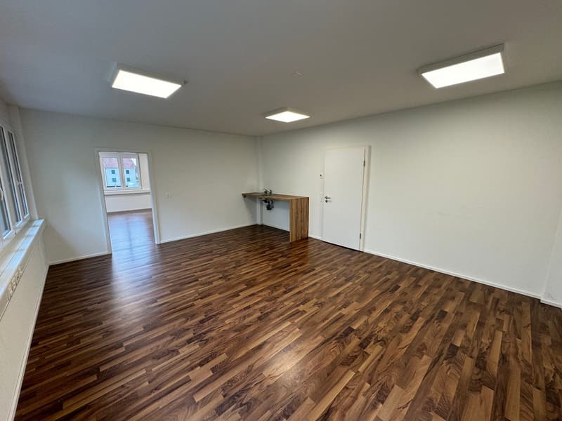 Espace de bureau/commercial à louer à Oftringen (3)