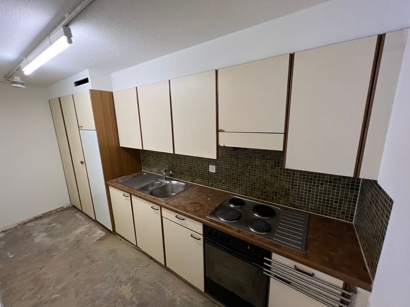Attractive commercial space for rent in Lausen (15)