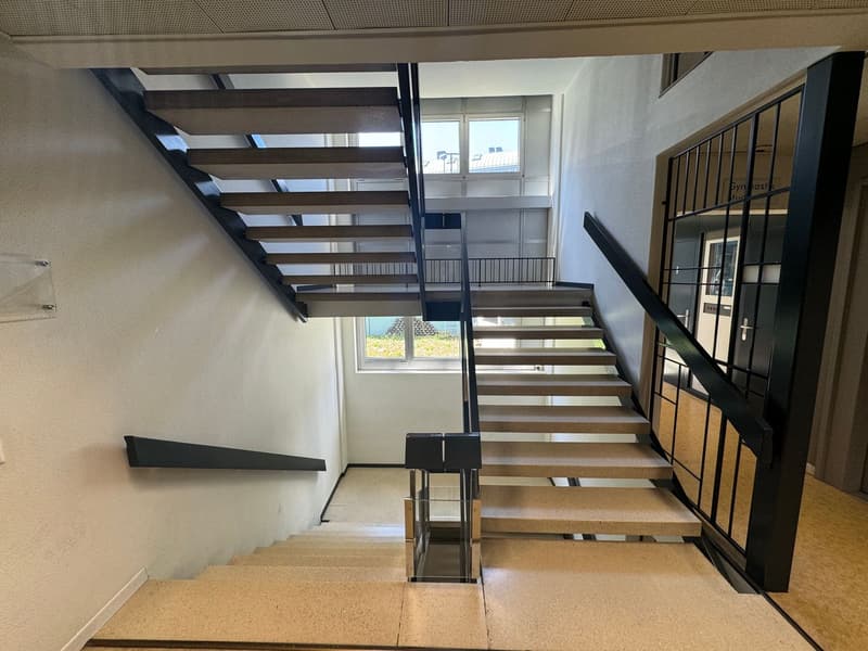 Zentrale Büro- und Gewerbefläche mit Blick auf die Aare (25)