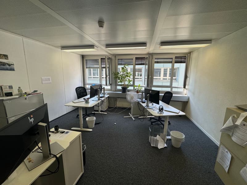 Zentrale Büro- und Gewerbefläche mit Blick auf die Aare (17)