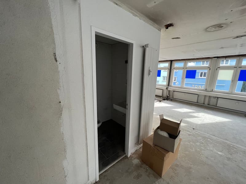 Zentrale Büro- und Gewerbefläche im Rohbau zu vermieten (10)
