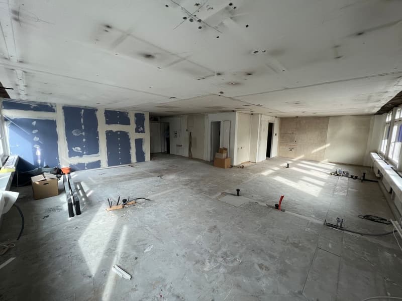 Zentrale Büro- und Gewerbefläche im Rohbau zu vermieten (3)