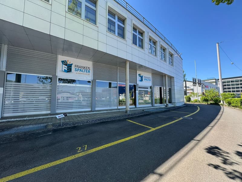 Attraktive Ladenfläche im befahrenen Zentrum von Dierikon direkt an der Autobahn (3)