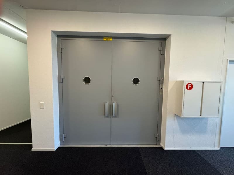 Attraktive Ladenfläche im befahrenen Zentrum von Dierikon direkt an der Autobahn (13)