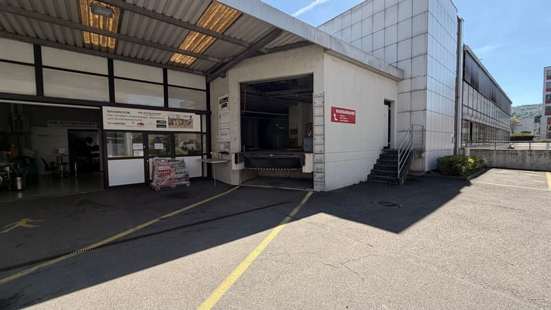 Geräumige Fläche an zentraler Lage zu vermieten (18)