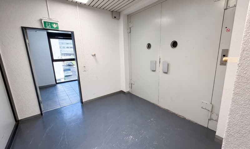 Praktische Räumlichkeiten mit vielfältigen Nutzungsmöglichkeiten (Copy) (12)
