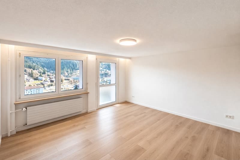Charmant appartement de 2.5 pièces au 8ème étage au Locle (2)