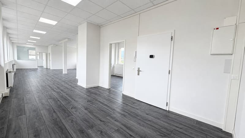 À découvrir — 2 bureaux rénovés à louer à Delémont (5)