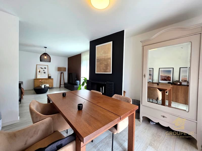 Appartement rénové de 2,5 pièces avec balcon (3)