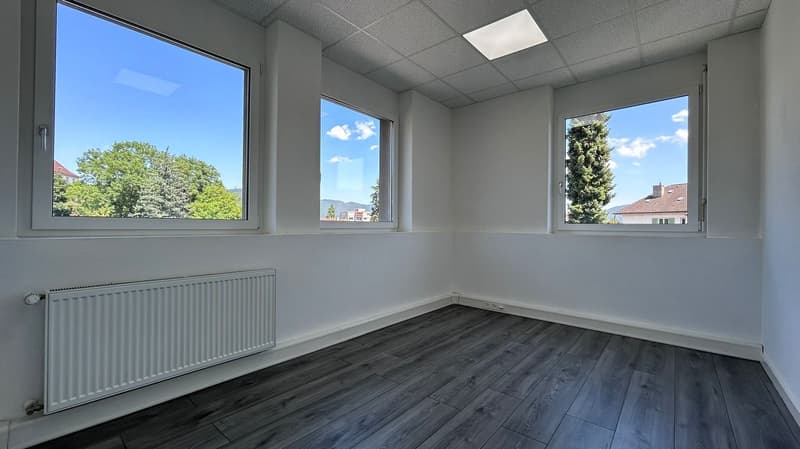 À louer – Local commercial / bureaux d’environ 75 m² au centre de Delémont (15)