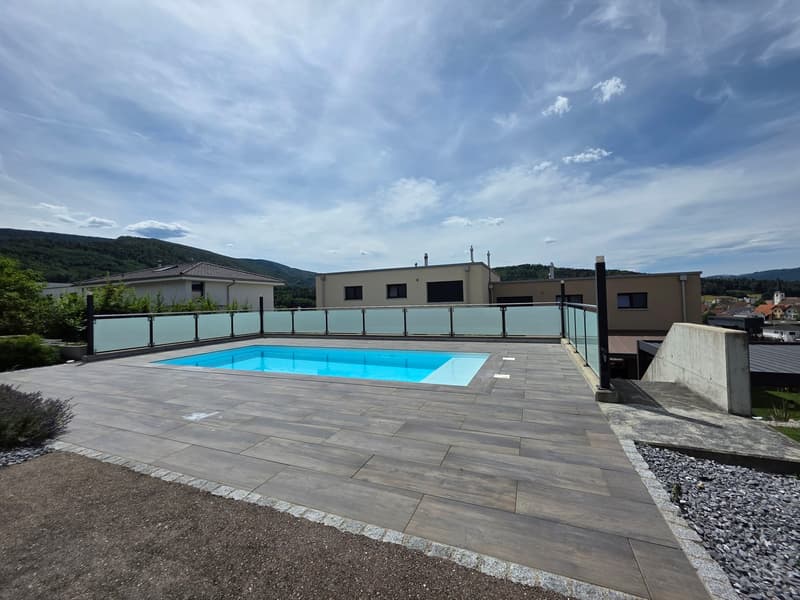 Splendide villa individuelle de 7.5 pièces avec espace wellness et piscine (31)