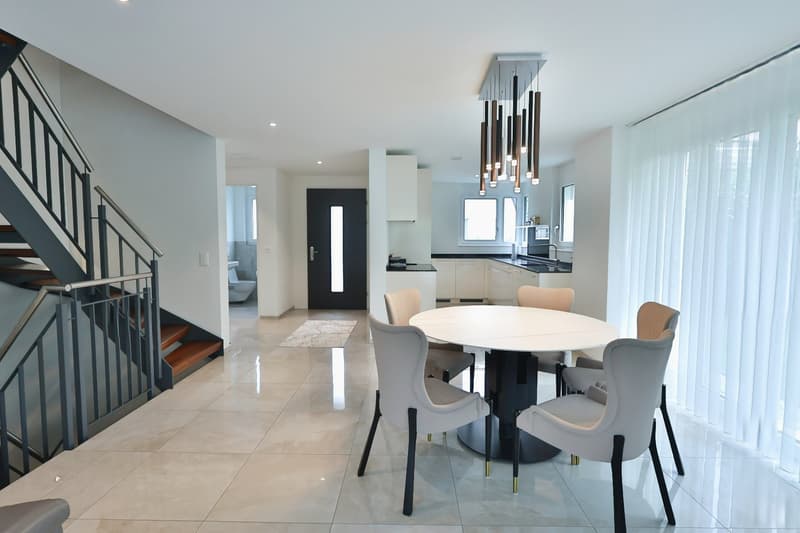 Modernes 6.5-Zimmer-Reihenendhaus mit 146 m2 Garten in Waltenschwil (4)