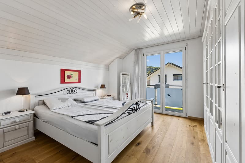 6.5-Zimmer-Einfamilienhaus mit wunderschönem Garten (4)