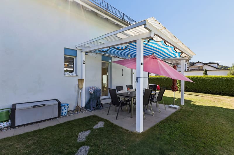 6.5-Zimmer-Einfamilienhaus mit wunderschönem Garten (12)