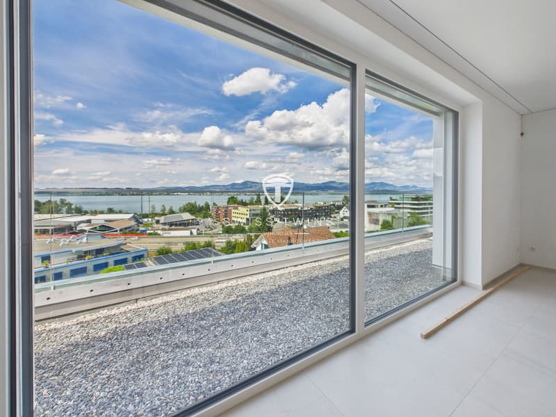 4.5-Zimmer-Penthouse mit Seesicht in Altendorf (3)