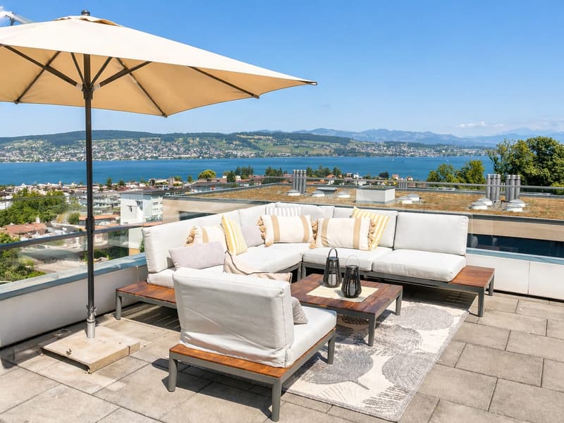 Exklusive 4.5-Zi.-Attika mit Panorama-Seesicht & 150 m² Dachterrasse | Wädenswil (2)