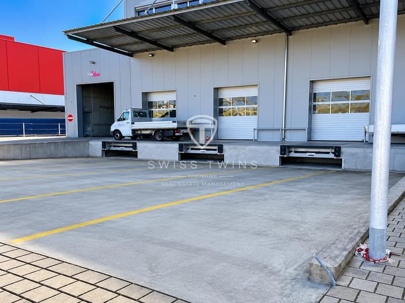 Top Gewerbestandort Oberrüti - 3'400 m² Lagerfläche mit optimaler Logistik (12)