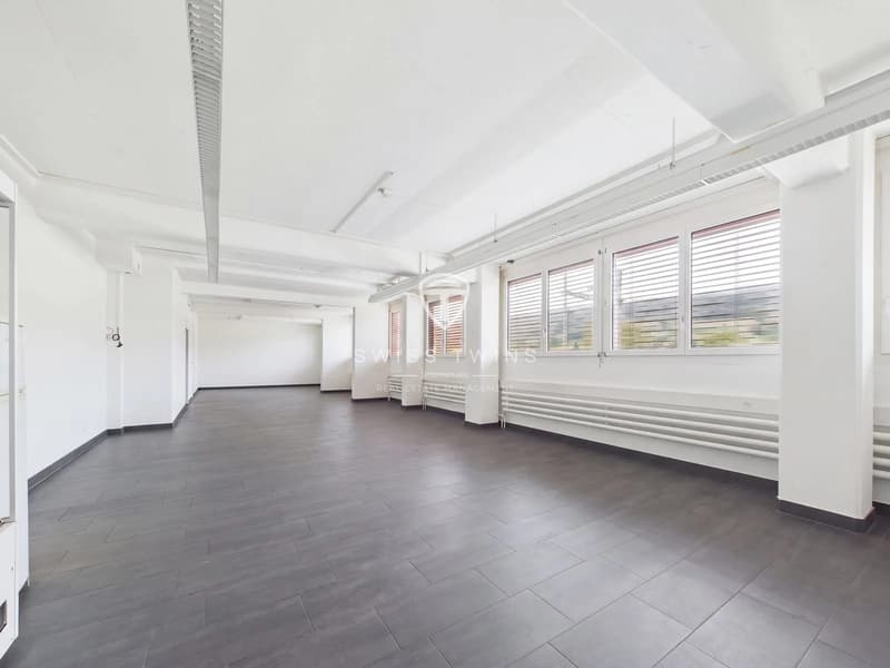 Ihr neuer Firmenstandort - 240 m² Gewerbefläche in Oberweningen (1)