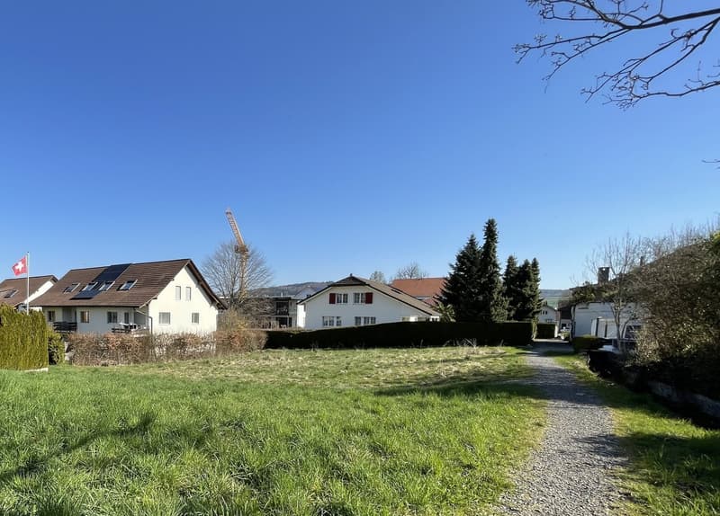 Terreno edificabile con permesso di costruire per una casa multifamiliare con 6 unità abitative (1)