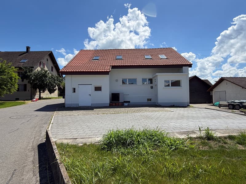 Frisch renoviertes Einfamilienhaus mit Garten, Platz und Lebensqualität (4)