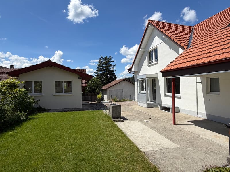 Frisch renoviertes Einfamilienhaus mit Garten, Platz und Lebensqualität (3)