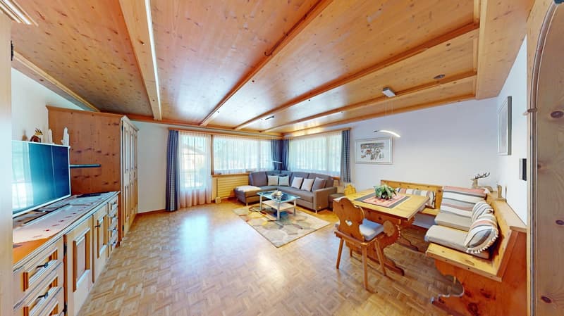 Stilvolle und volleingerichtete 2½-Zimmer-Wohnung mit Gartensitzplatz in Klosters (5)