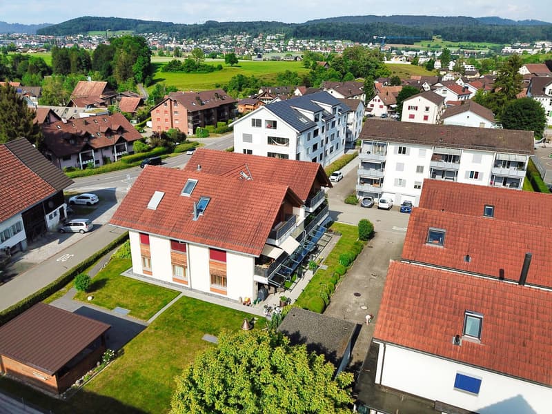 Charmante 3½-Zimmer Wohnung mit grosszügigem Garten (8)