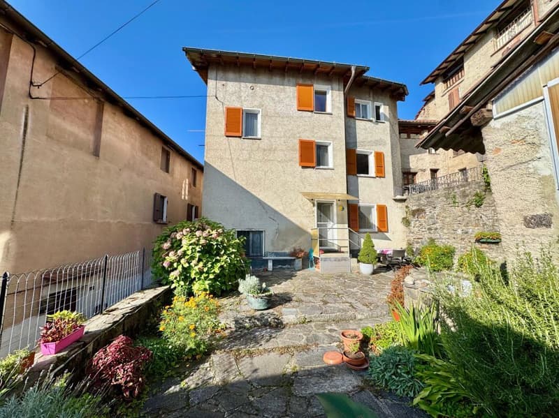 Breno – Casa di nucleo con ampia terrazza (6)