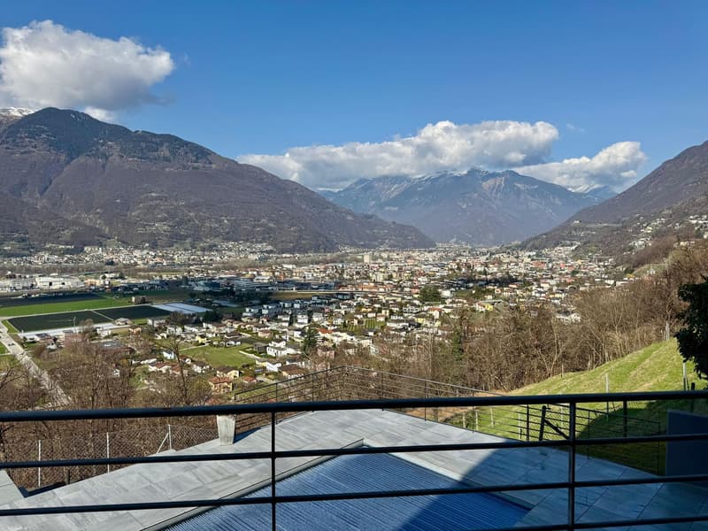 Camorino - Casa bifamiliare con splendida vista aperta e piscina (12)