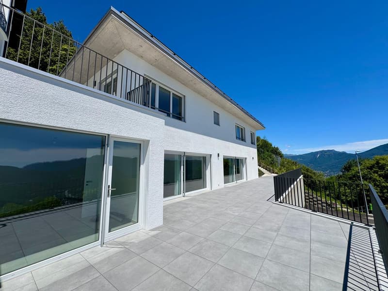 Cademario – Esclusiva villa con piscina e spettacolare vista lago (1)