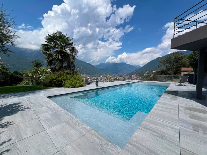 Bellinzona - Camorino - Casa bifamiliare composta da due appartamenti indipendenti con splendida vista panoramica e piscina (3)