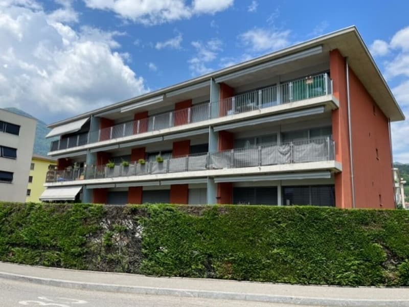 Lamone - Parcheggi esterni in affitto (1)