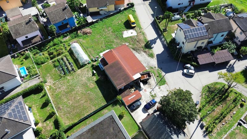 Cugnasco-Gerra - Terreno edificabile di 1'302 m² (2)