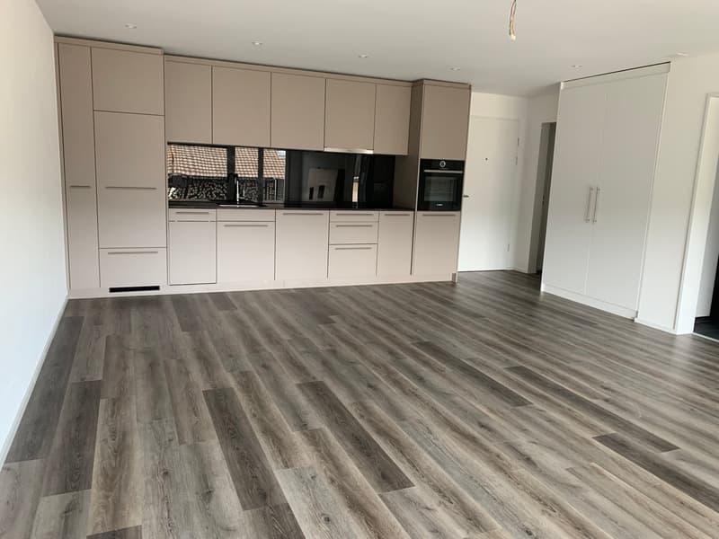 Helle 2.5-Zimmer-Wohnung mit Balkon in Pieterlen (2)