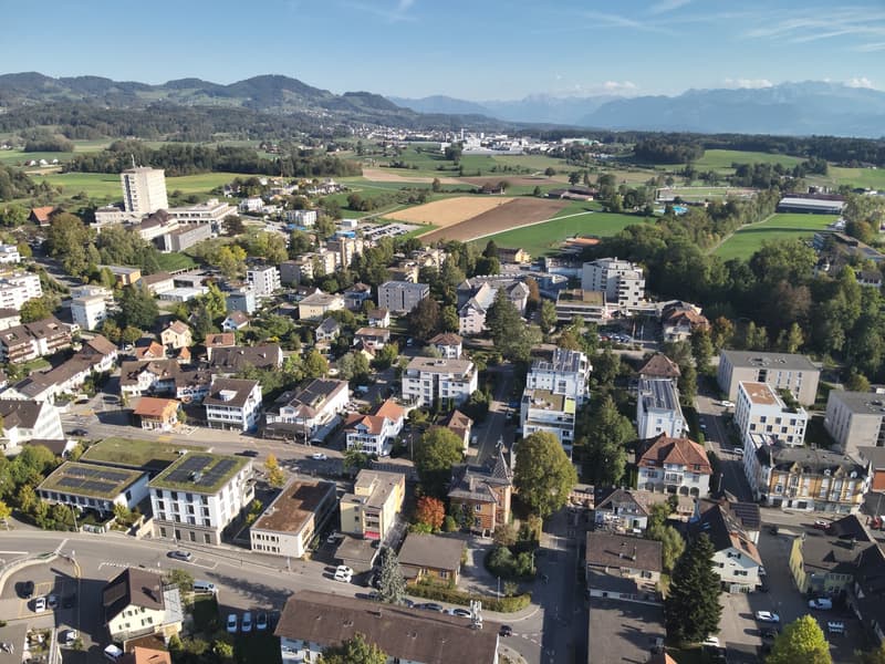 Wohnen auf 136 m²: Lichtdurchflutete 4.5-Zimmerwohnung mit riesiger Küche (17)